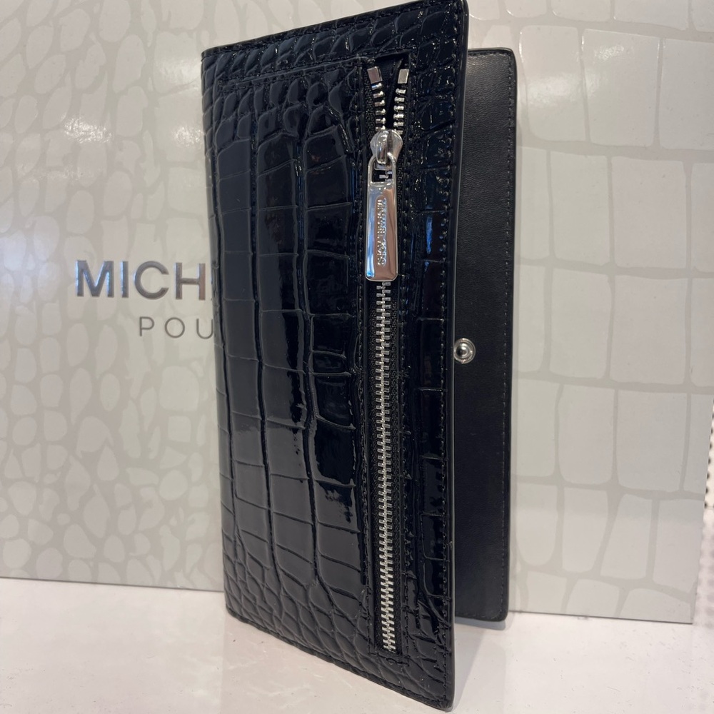 MICHAEL KORS Carson Large Snap Patent Crocodile Embossed Bifold Wallet
Black
NWT - Picture 16 of 16